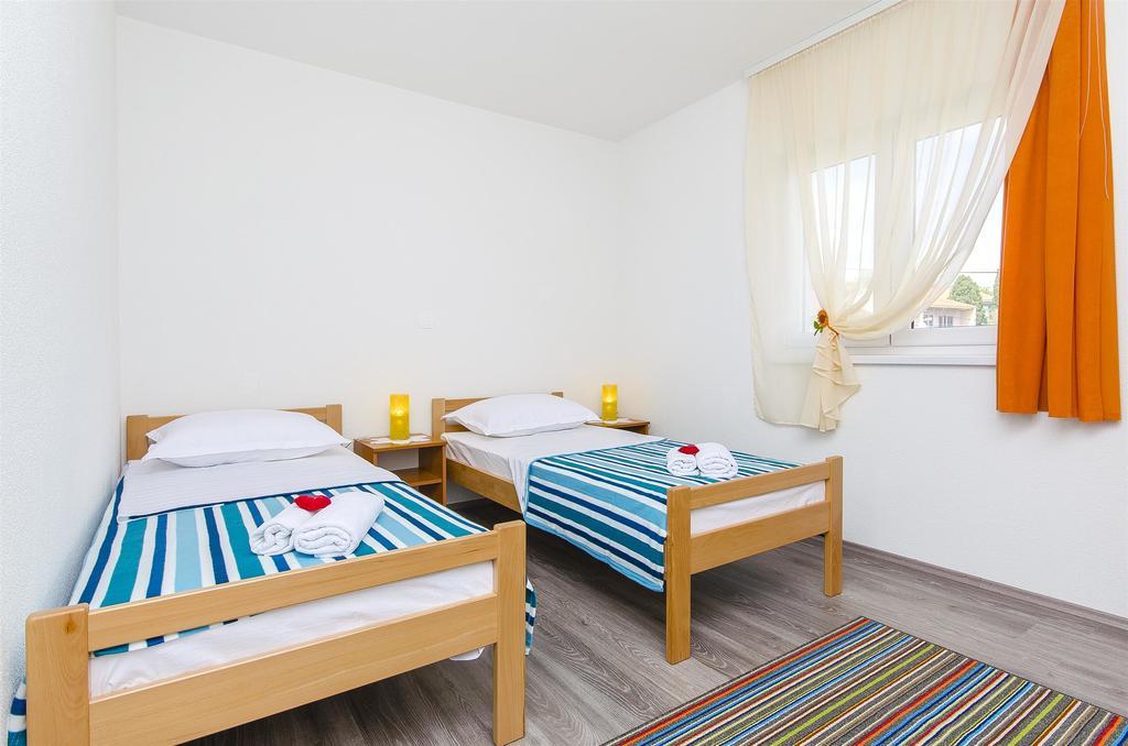 Apartments Branka Trogir Eksteriør billede