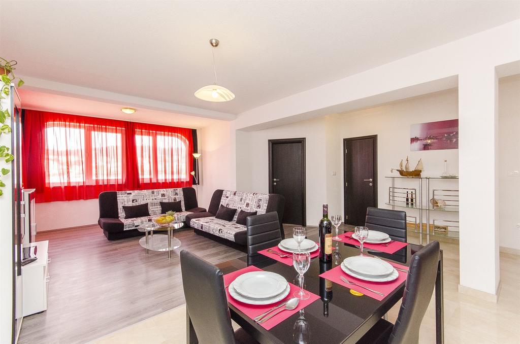 Apartments Branka Trogir Eksteriør billede